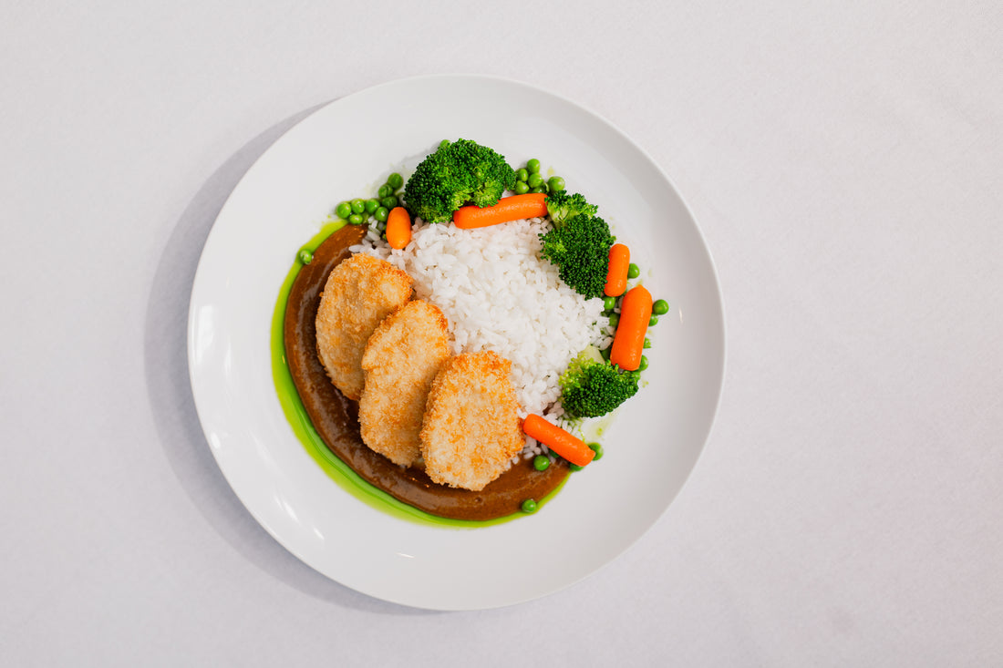 CHICKEN KATSU CURRY WITH WHITE RICE AND VEGETABLES