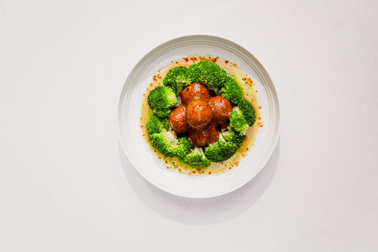 CHICKEN AND TURKEY MEATBALLS WITH BROCCOLI IN GINGER SAUCE