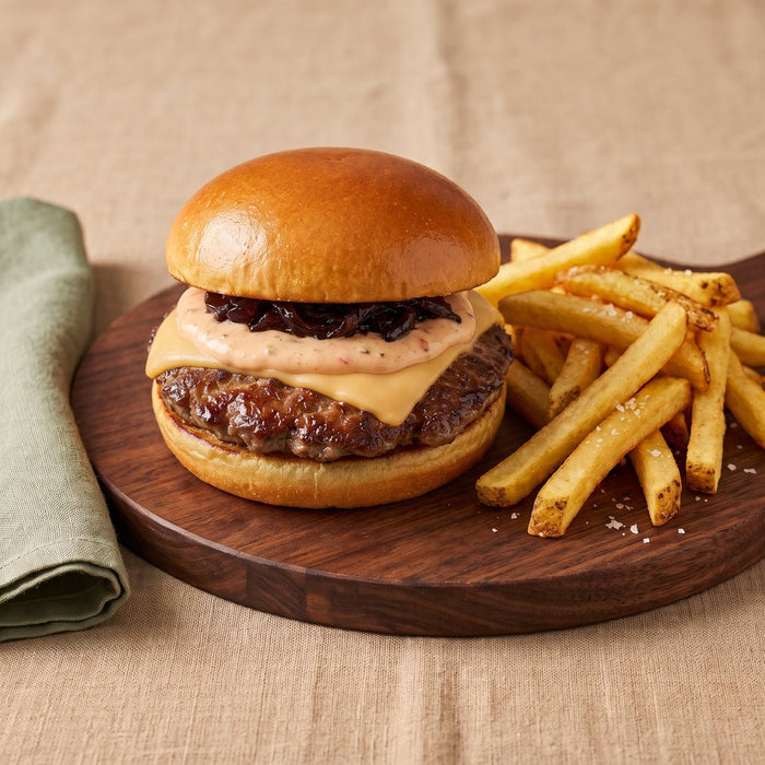 Beef burger with chips